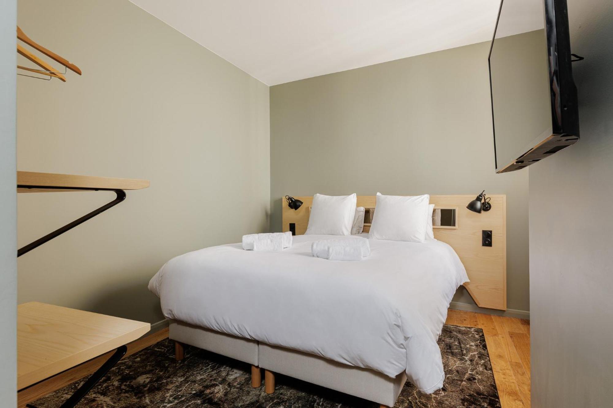 Hotel Des Sept - Entree Autonome, Reception En Ligne - Encore Mieux Orléans Exteriör bild
