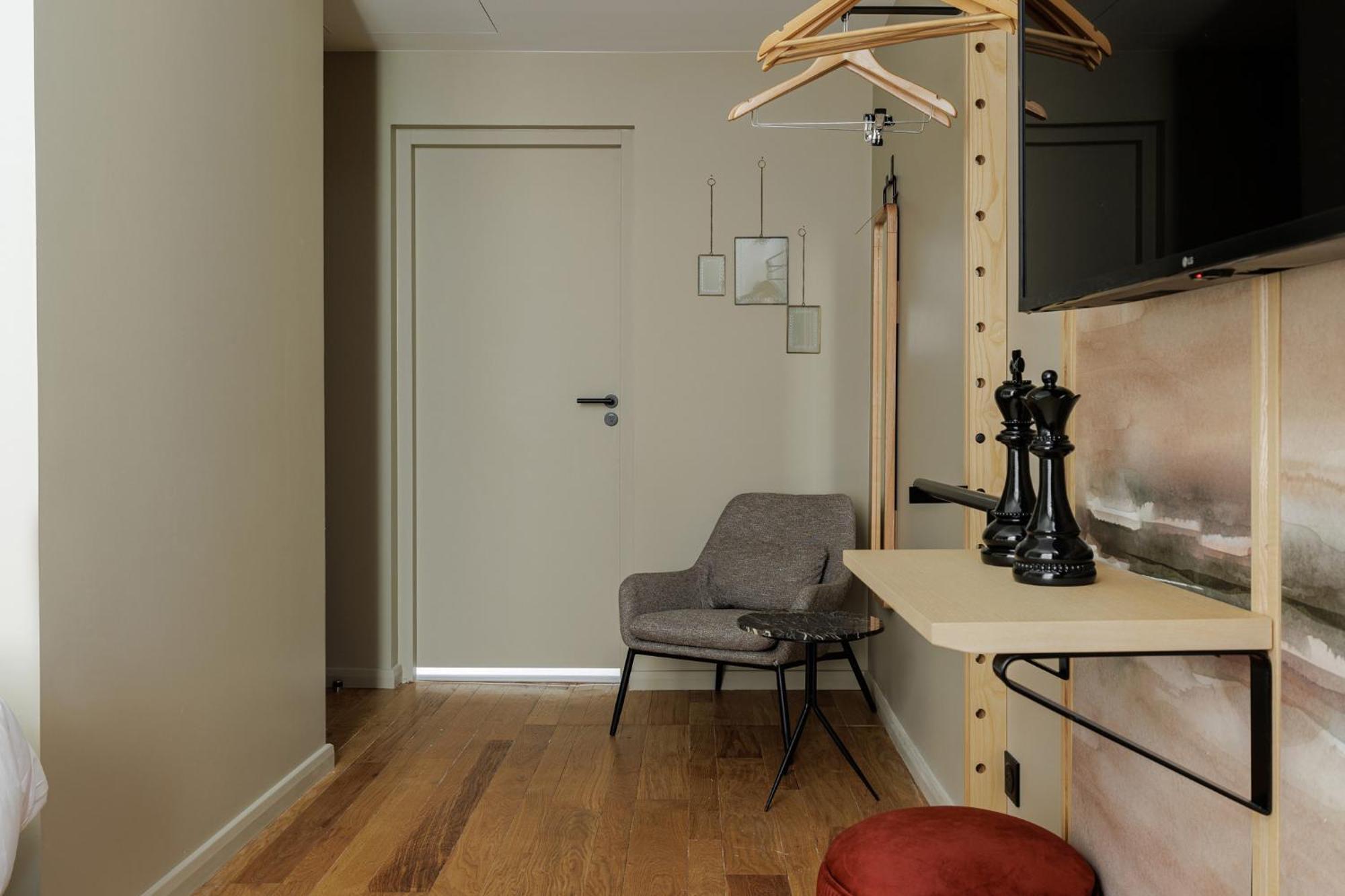 Hotel Des Sept - Entree Autonome, Reception En Ligne - Encore Mieux Orléans Exteriör bild
