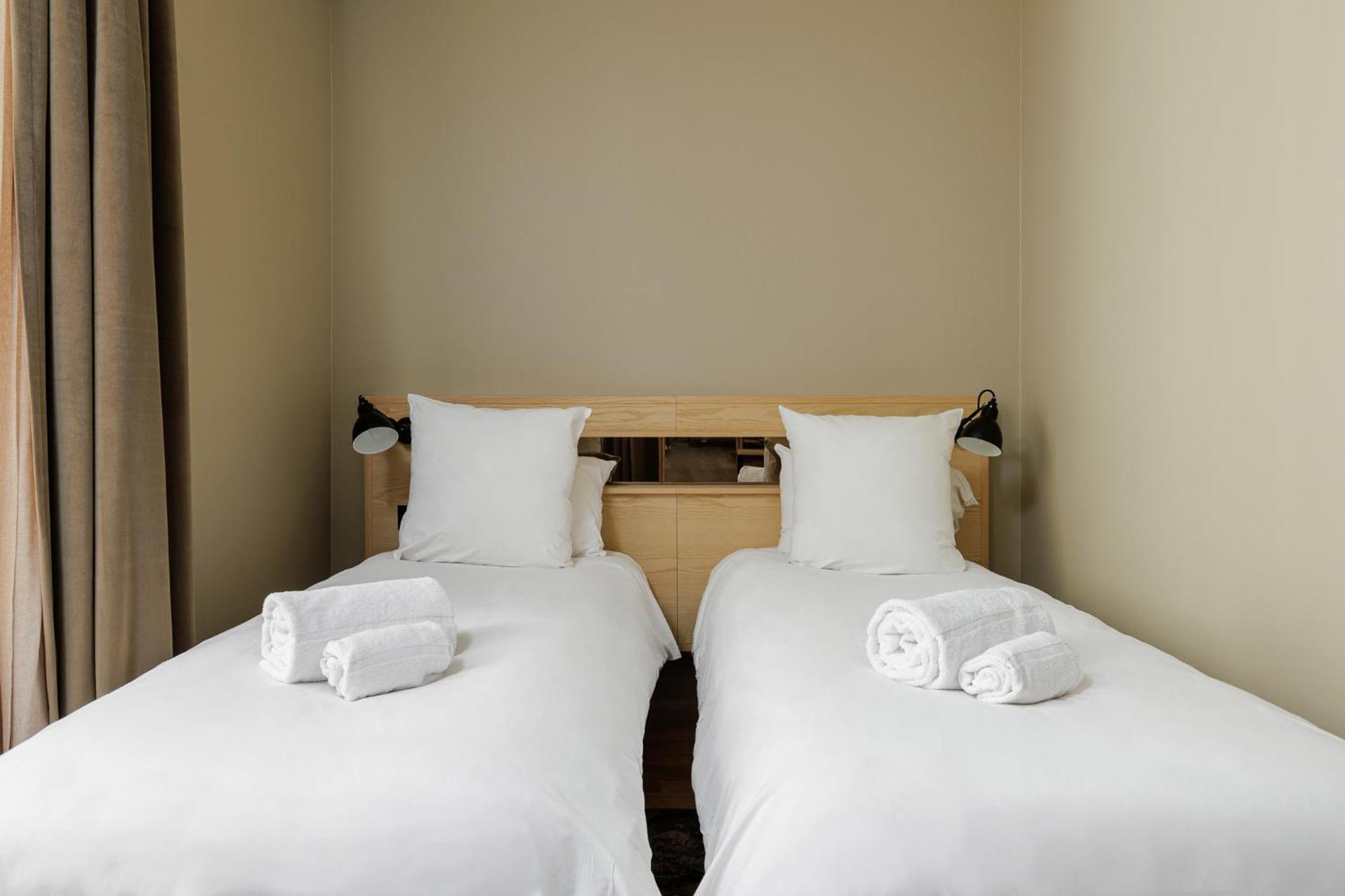 Hotel Des Sept - Entree Autonome, Reception En Ligne - Encore Mieux Orléans Exteriör bild